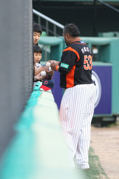 어린이 팬들을위한 서비스